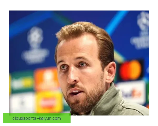 凯恩不满队友格雷罗抢罚定位球赛场争执引热议